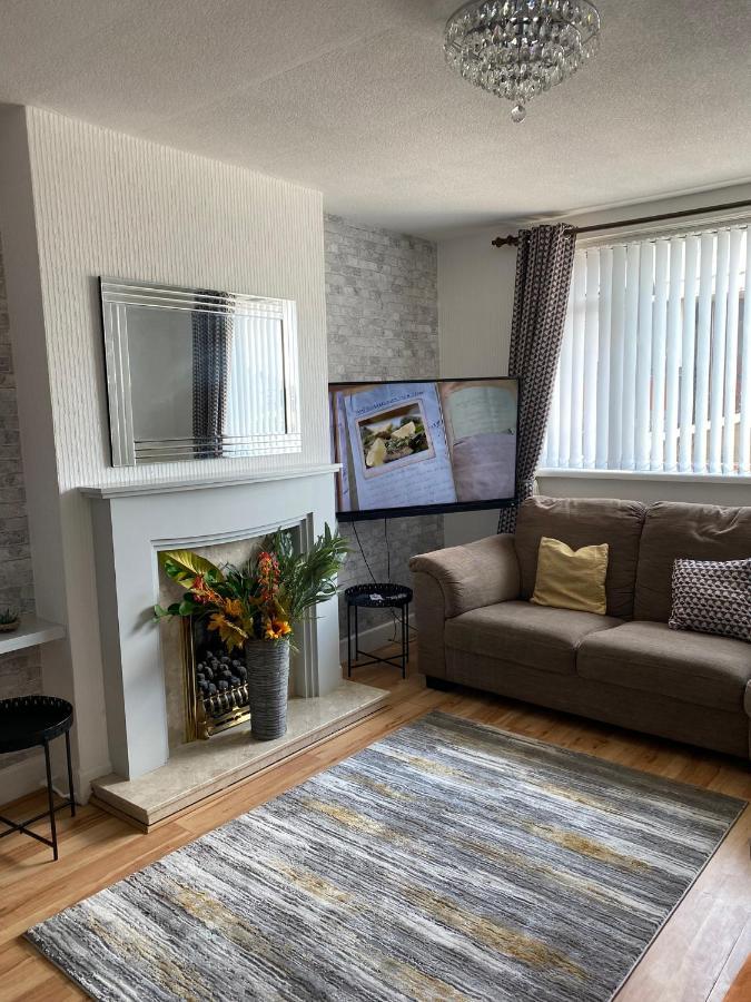 M&J Apartment Blackpool Buitenkant foto