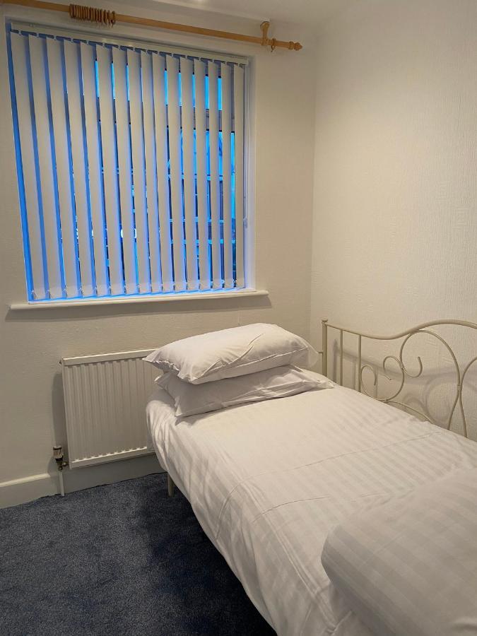 M&J Apartment Blackpool Buitenkant foto