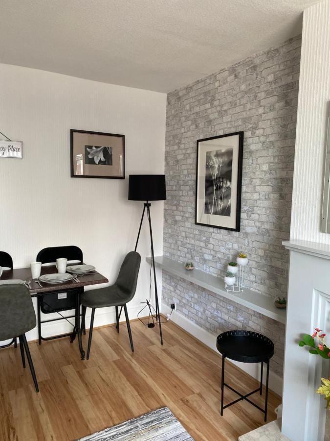 M&J Apartment Blackpool Buitenkant foto